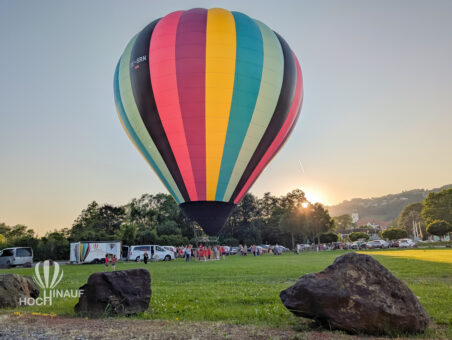 aufgestellter Heißluftballon Leo bei der Taufe